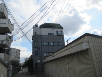 大阪府堺市北区H様邸外壁塗装及び屋根カバー工法🏠-施工前