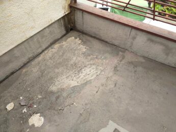 大阪府堺市中区S様邸「長年の雨漏りを解決！防水工事でお悩み解消」-施工前