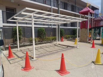 大阪府大阪市パーゴラ(藤棚)塗装工事「もうサビ汁も怖くない」砂場で遊ぶ子供たちに、安心と最高の日よけをプレゼント」-施工後