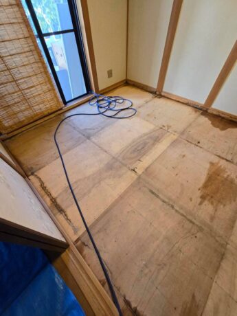 大阪府堺市西区K様邸防蟻工事及び内装工事「和室のシロアリ被害を解消！畳から明るいフローリングへの改修工事」-施工前
